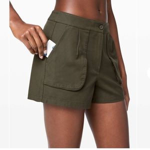 Lululemon This Instant Short